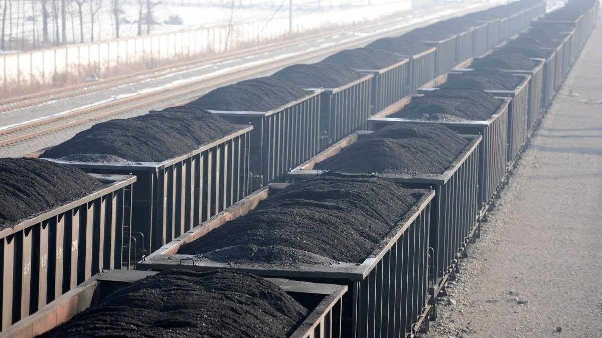Поставки угля из РФ в Украину сократились на 85%: подробности