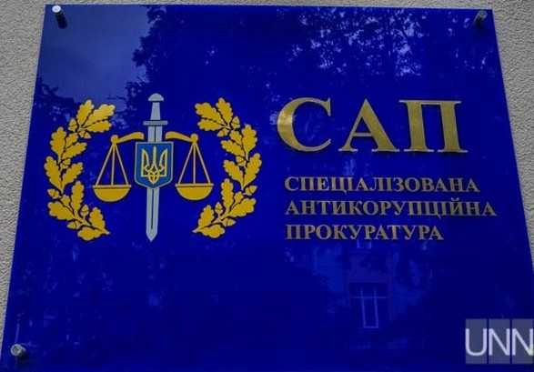 Возможностями и положением прокурора САП Козачины, которого связывают с хищениями на Южно-Украинской АЭС, активно пользуется жена-адвокат