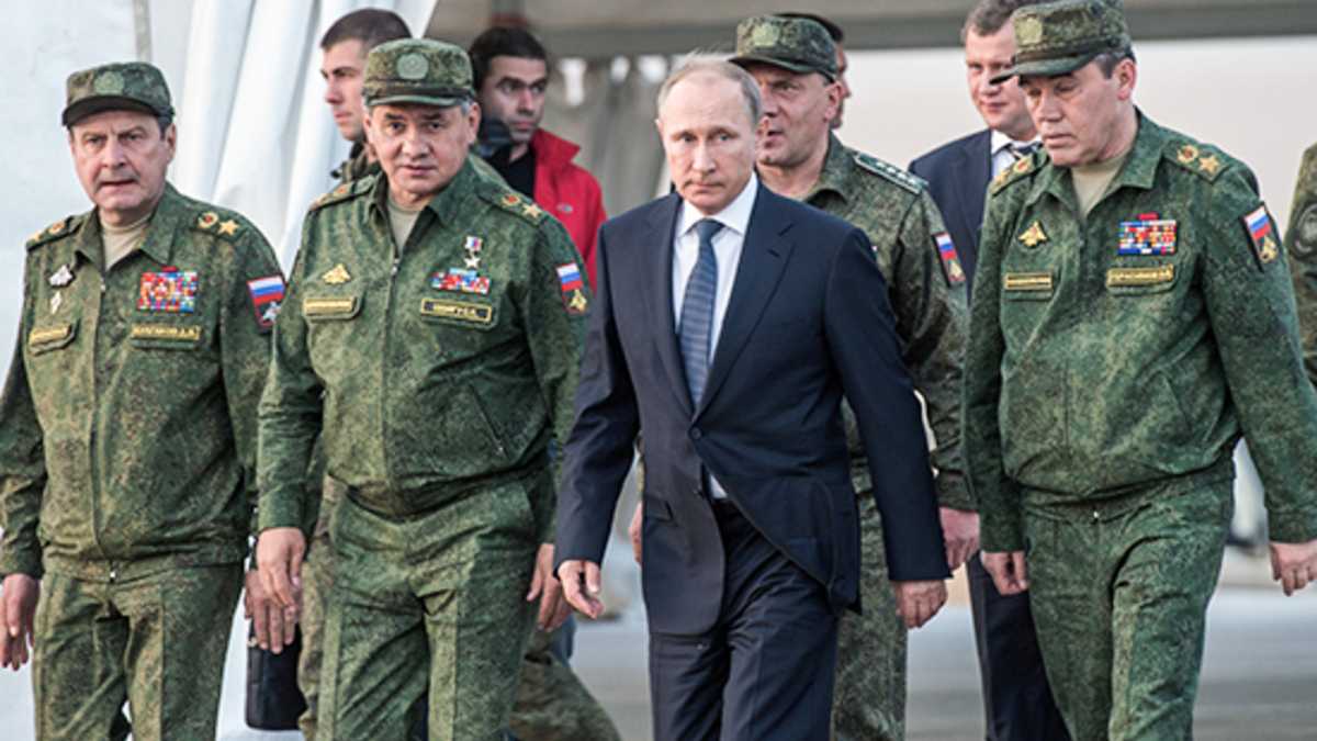Военное руководство РФ заинтересовано в затягивании войны и устранении Путина (ВИДЕО)