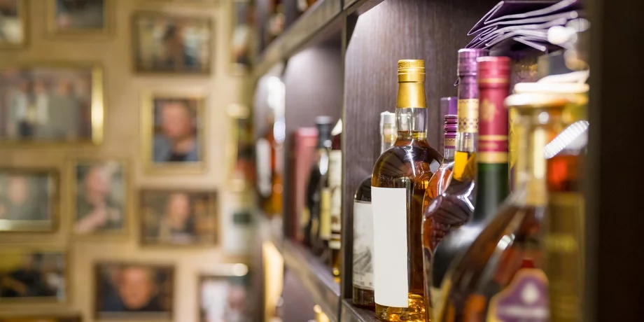 Украинцы делают ставку на качество: какие алкогольные напитки стоит иметь в своей коллекции и как их подавать?