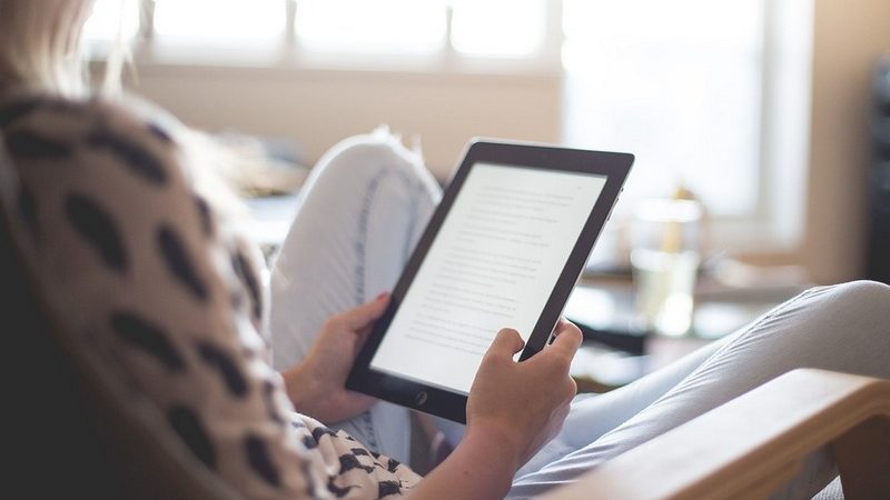 Паперові чи друковані: які книжки потрібно читати сьогодні?
