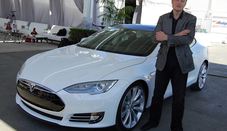 Опрос раскрывает основную причину, по которой люди покупают Tesla (и это не Илон Маск)