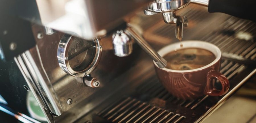 История кофемашин — от простой посуды до современных машин