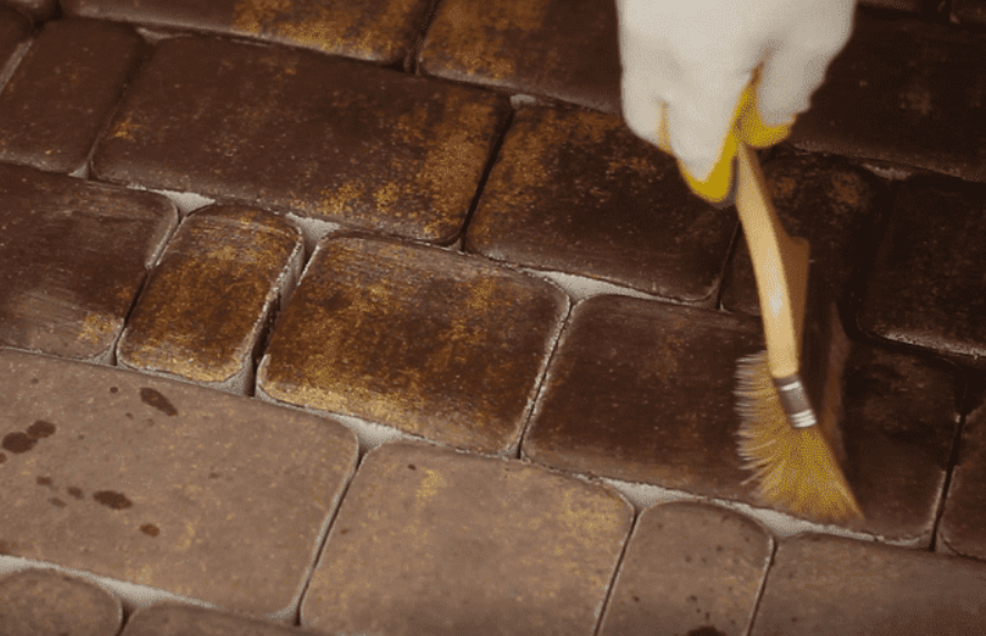 Пропитка «мокрый камень» – надежная защита от влаги тротуарной для плитки, камня и кирпича