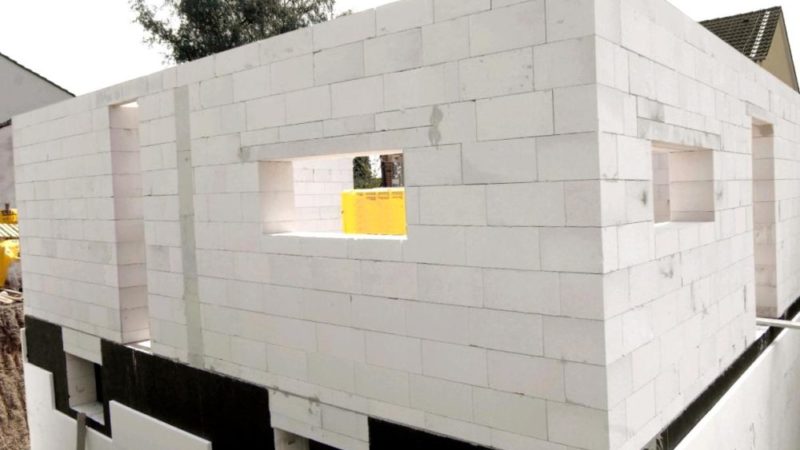 Популярні матеріали для будівництва котеджів