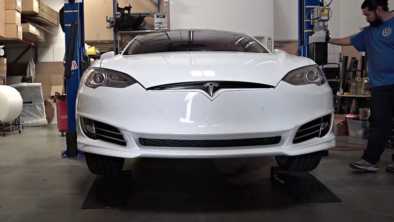 Tesla Model S заменяет носовой обтекатель обновленным комплектом передней панели Unplugged Performance