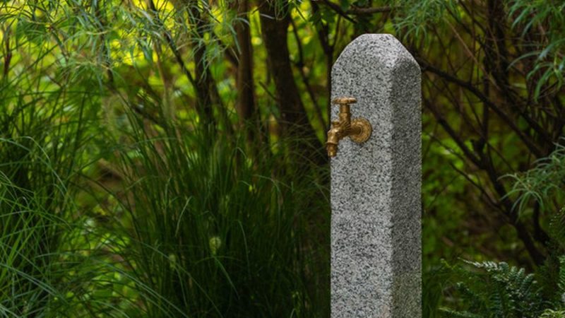 So wählen Sie den Wasserbrunnen für Ihren Garten aus
