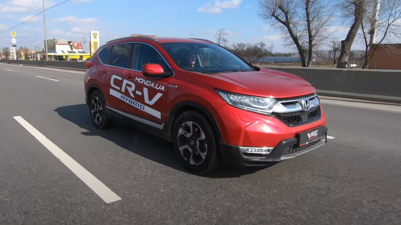 Порівняння гібридного Honda CR-V 2022 з гібридного Toyota RAV4 2022