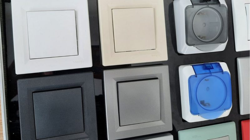 Schneider Electric  для промисловості та дому