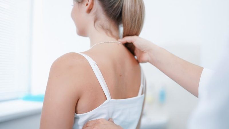 Боль в шее: причины и методы лечения