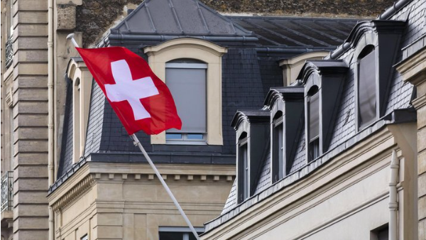 Швейцарія дозволила деяким росіянам зберігати в банках понад 100 000 франків