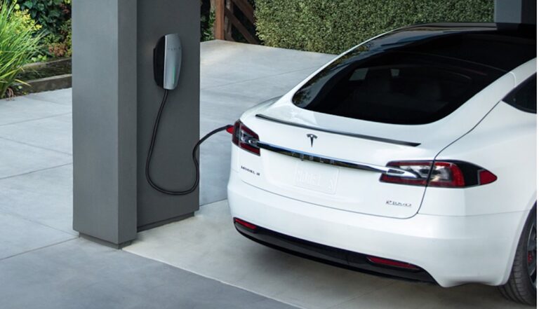 Бесплатная ночная электроэнергия в магазине Tesla: новое предложение для покупателей Model 3 в Техасе