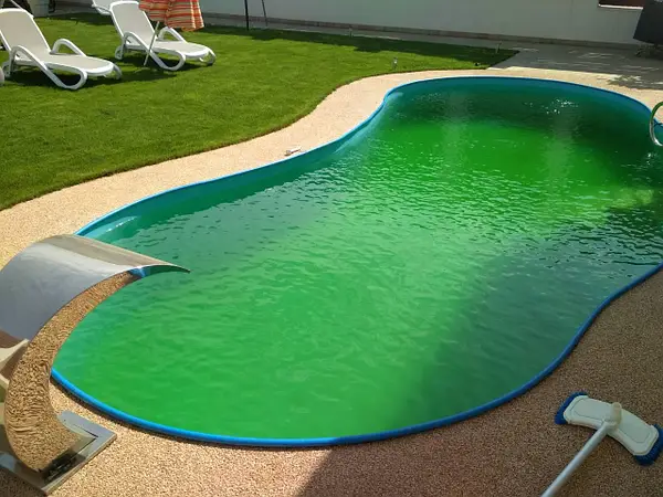 Хімія для басейну — що це, для чого вона використовується