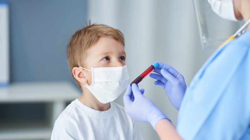 Чому звичайні аналізи сечі або крові можуть допомогти в лікуванні вашої дитини