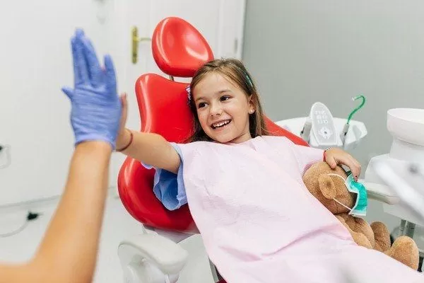 Детская стоматология на Оболони — лечения зубов без боли и слез