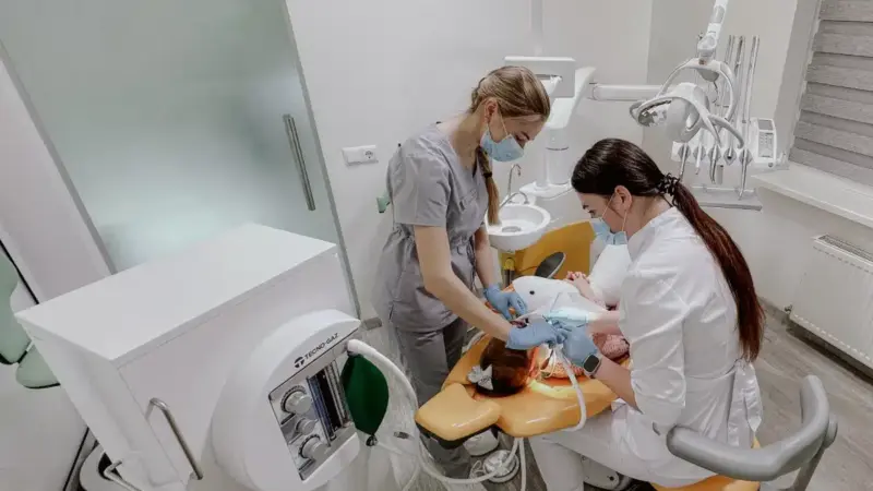 Дитяча стоматологія в «Усмішці»: як створюється комфортний світ без страхів