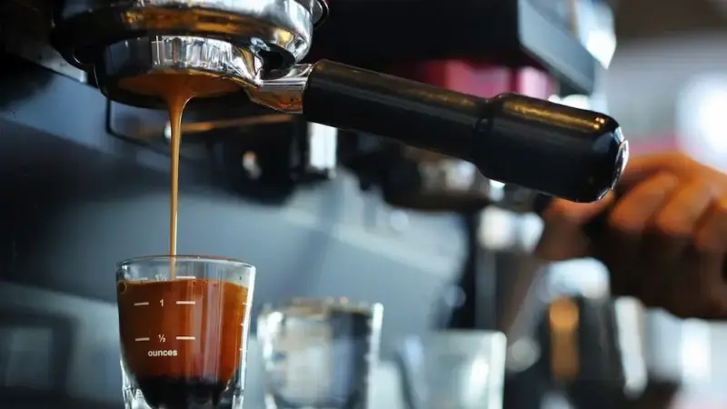 Оренда проти покупки: економічний аналіз кофемашин для бізнесу