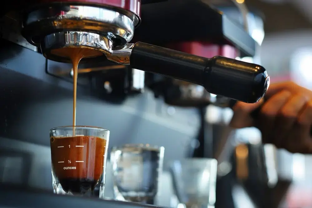 Оренда проти покупки: економічний аналіз кофемашин для бізнесу