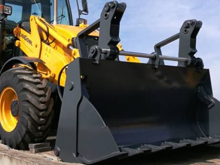 Як обрати екскаватор-навантажувач для комунальних служб і дорожніх робіт в Україні
